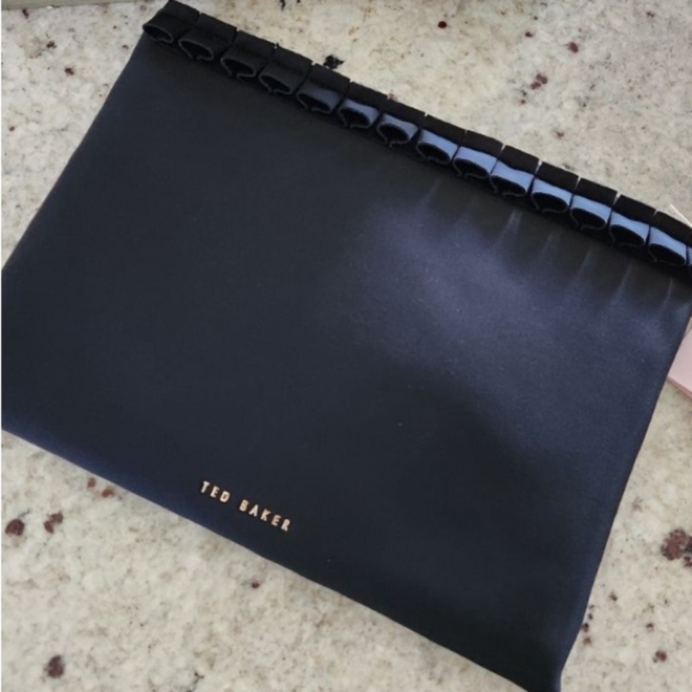 Ted Baker Black Ruffle Extra Large Zipper Tote Laptop/ Cosmetic Pouch NEW - Picture 2 of 12
